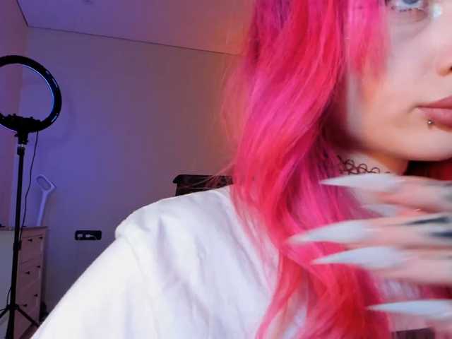 mnepohuyy live cam on BongaCams
