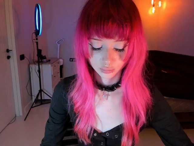 mnepohuyy live cam on BongaCams
