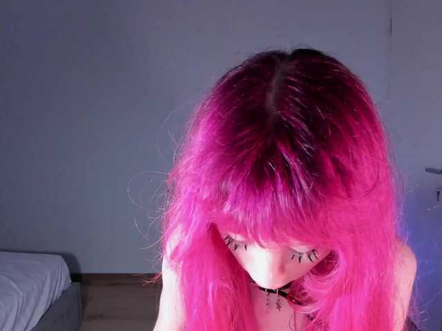 mnepohuyy live cam on BongaCams
