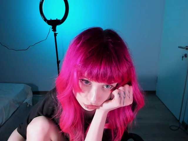 mnepohuyy live cam on BongaCams