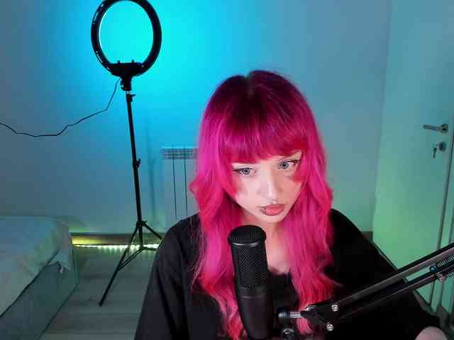 mnepohuyy Live Webcam on BongaCams