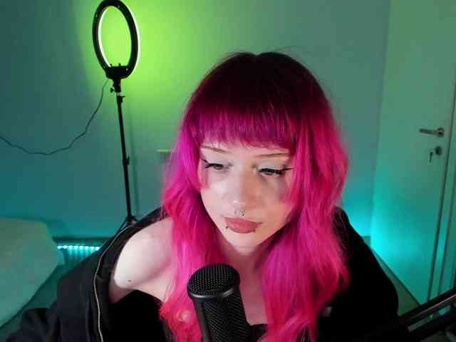 mnepohuyy webcam