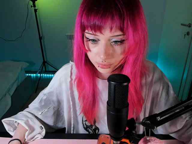 mnepohuyy webcam