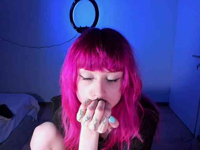 mnepohuyy webcam