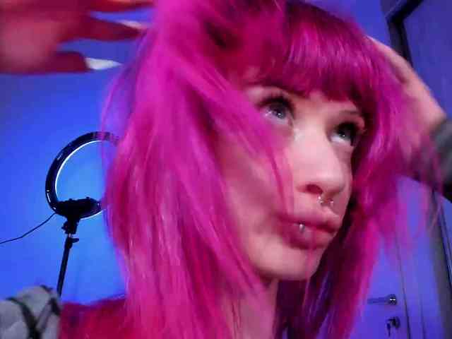 mnepohuyy webcam