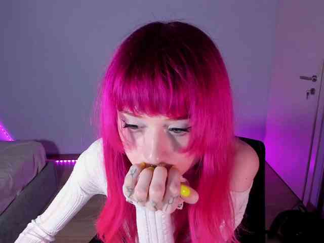 mnepohuyy Sex Cam Show