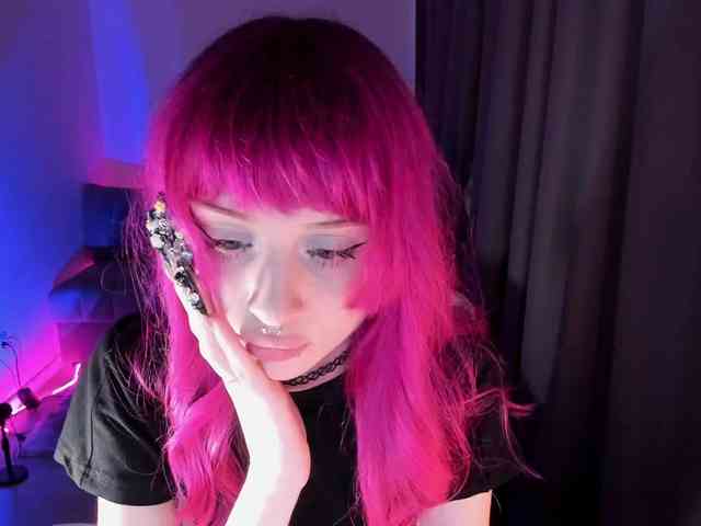 mnepohuyy Live Webcam on BongaCams