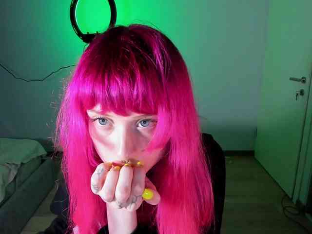 mnepohuyy webcam