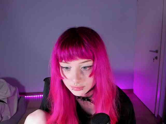 mnepohuyy Sex Cam Show