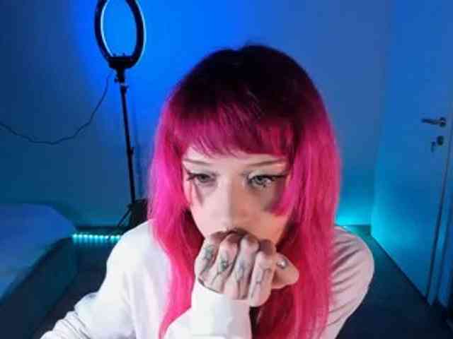 mnepohuyy webcam