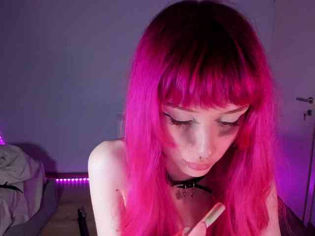 mnepohuyy Sex Cam Show