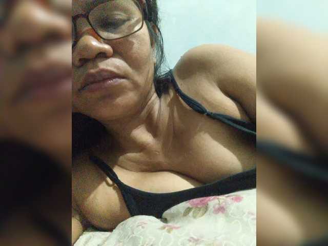 revive02 live cam on BongaCams