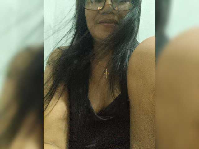 revive02 live cam on BongaCams