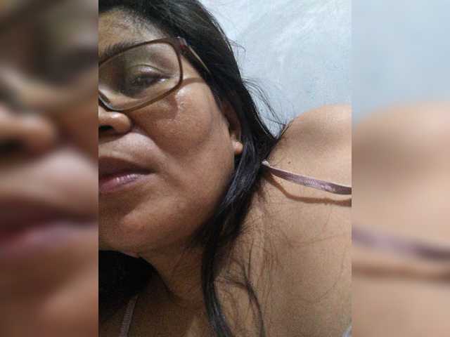 revive02 live cam on BongaCams