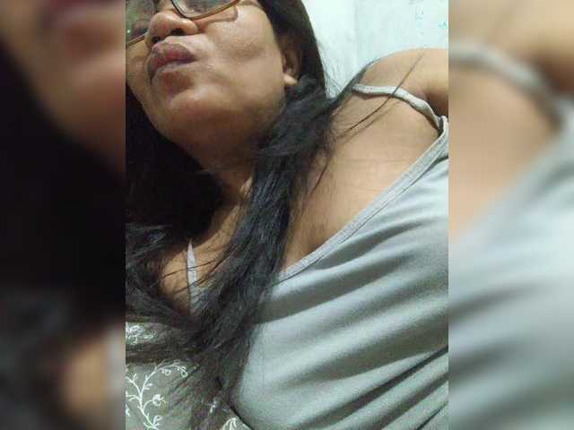 revive02 live cam on BongaCams