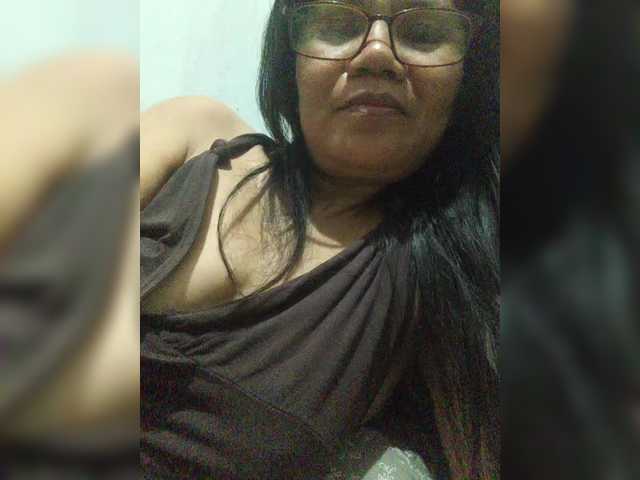 revive02 live cam on BongaCams