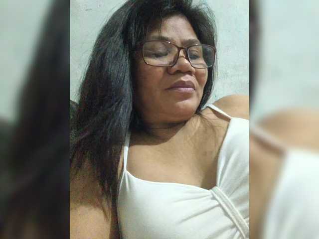 revive02 live cam on BongaCams