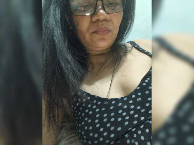 revive02 webcam bongacams model stream image