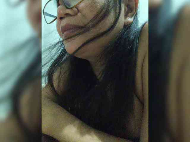 revive02 Live Webcam on BongaCams