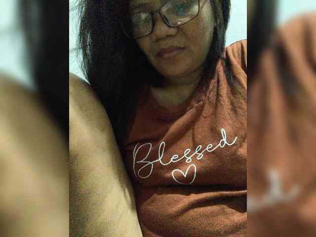 revive02 Live Webcam on BongaCams