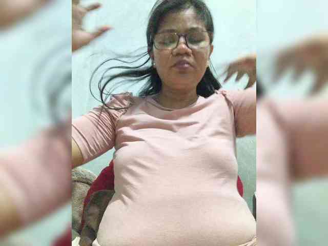 revive02 Live Webcam on BongaCams