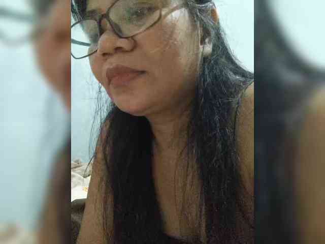 revive02 Live Webcam on BongaCams