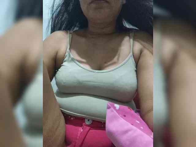 revive02 Live Webcam on BongaCams