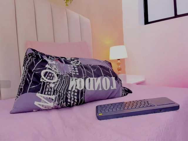 Mia-Thompson-1 live cam