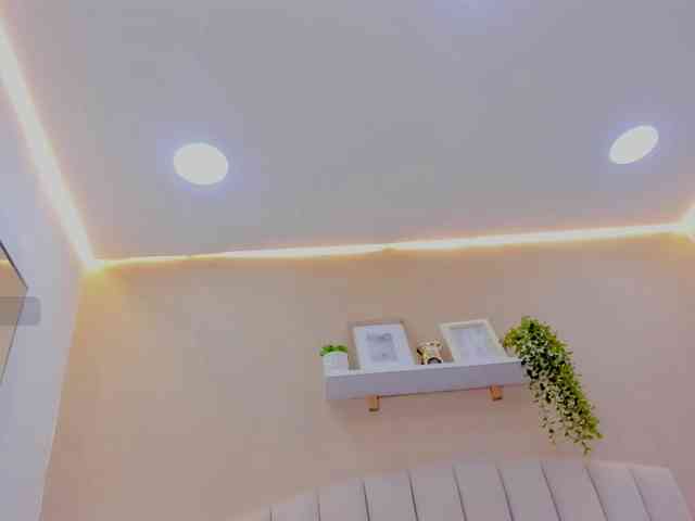 Mia-Thompson-1 Live Webcam on BongaCams