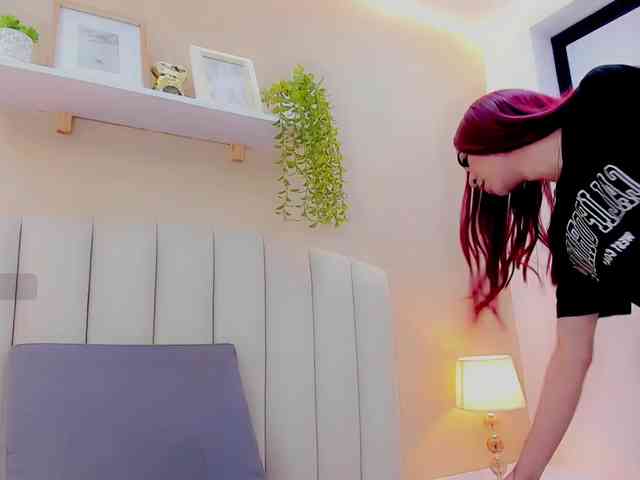 Mia-Thompson-1 Live Webcam on BongaCams