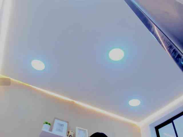 Mia-Thompson-1 Sex Cam Show
