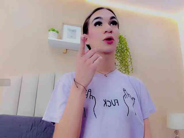 Mia-Thompson-1 Live Webcam on BongaCams