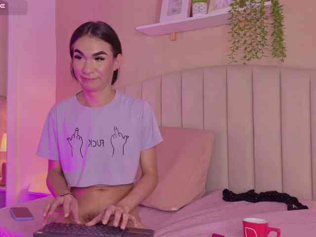 Mia-Thompson-1 Live Webcam on BongaCams