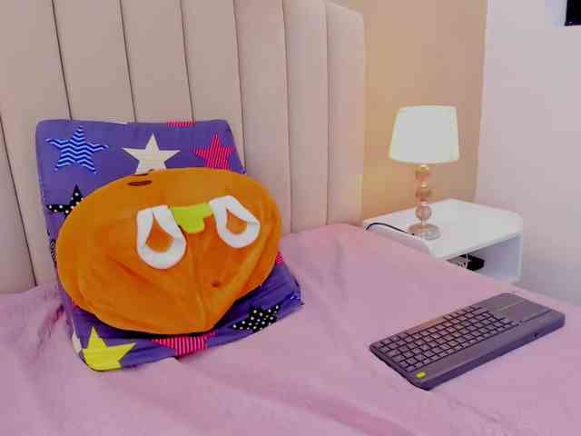 Mia-thompson-1's cam show statistics and live stream
