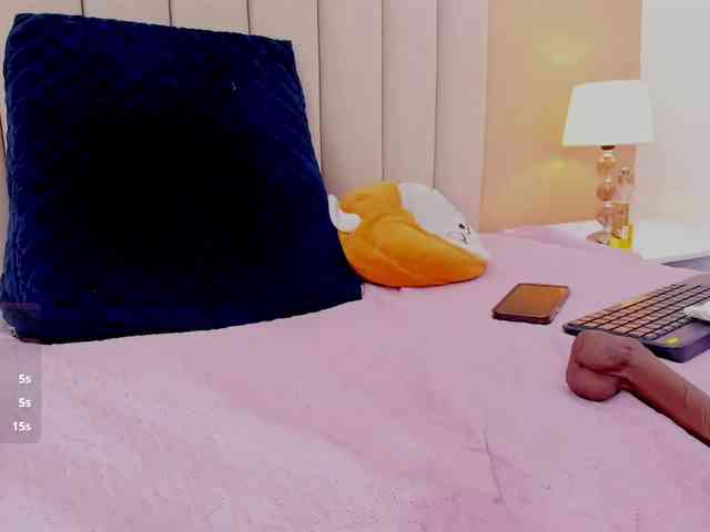 Mia-Thompson-1 Live Webcam on BongaCams