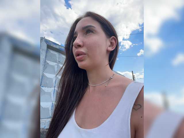 MiLaHHa live cam on BongaCams