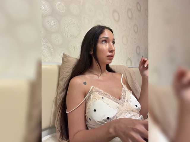 MiLaHHa live cam on BongaCams