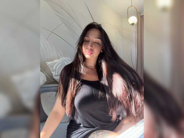 MiLaHHa live cam on BongaCams