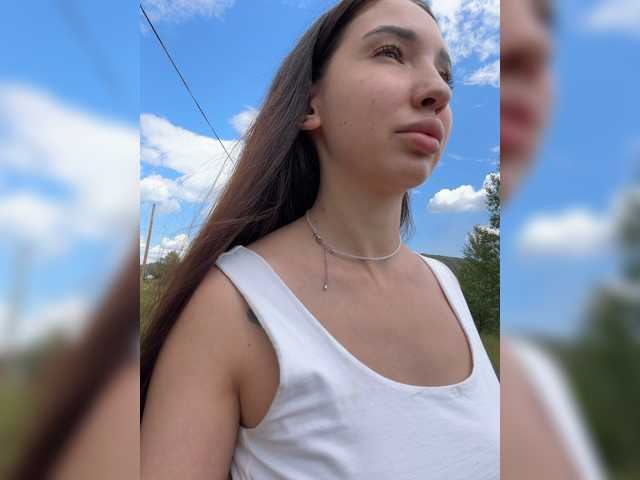 MiLaHHa live cam on BongaCams
