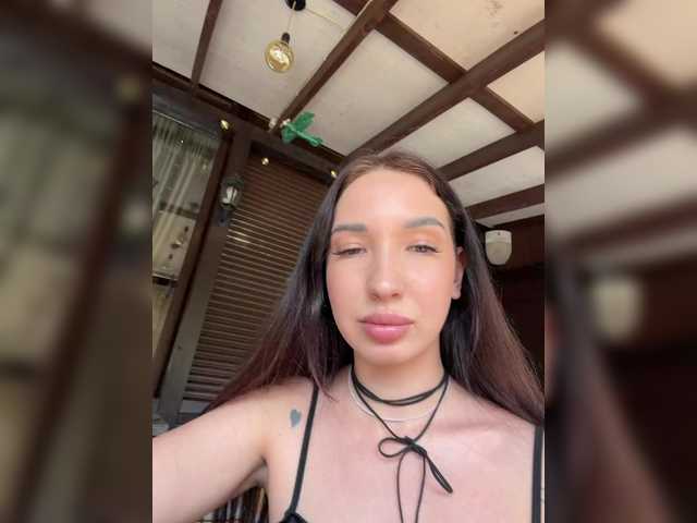 MiLaHHa live cam on BongaCams