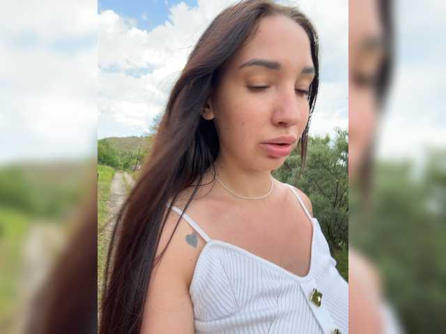 MiLaHHa live cam on BongaCams
