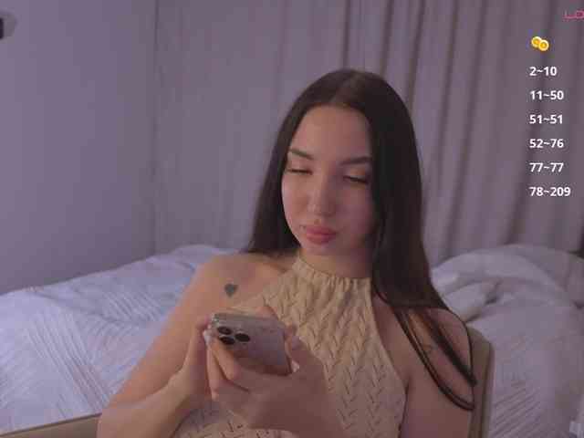 MiLaHHa Live Webcam on BongaCams