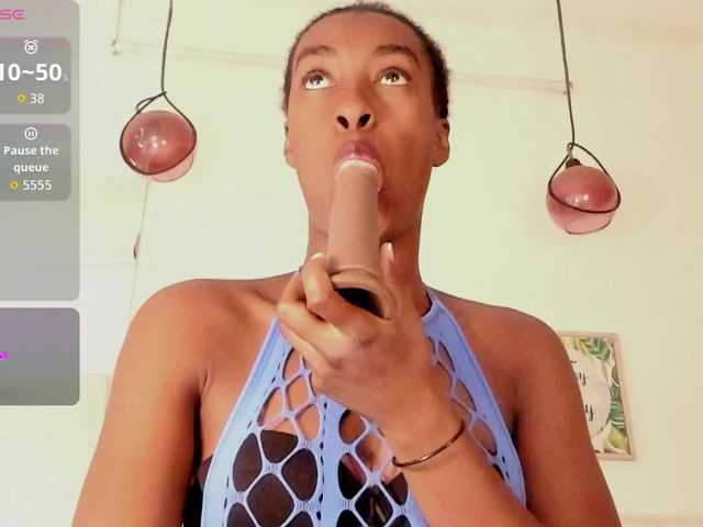 Caryn-Logan live cam on BongaCams