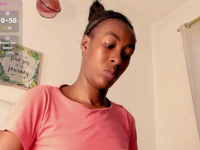 Caryn-Logan live cam on BongaCams