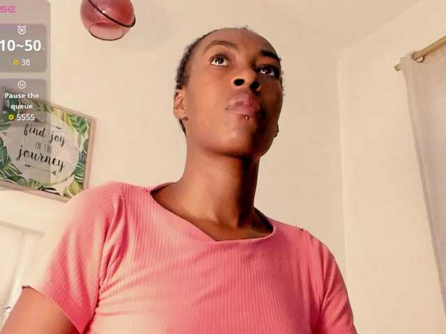 Caryn-Logan live cam on BongaCams
