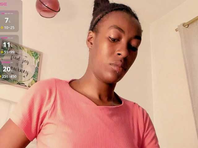 Caryn-Logan live cam on BongaCams