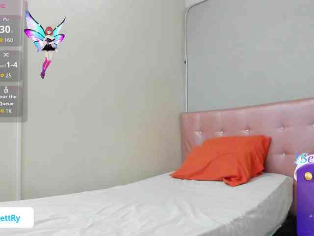 Caryn-Logan webcam