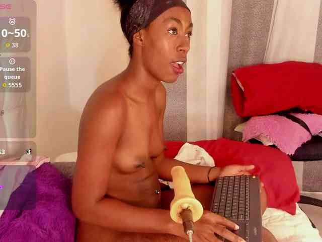 Caryn-Logan webcam
