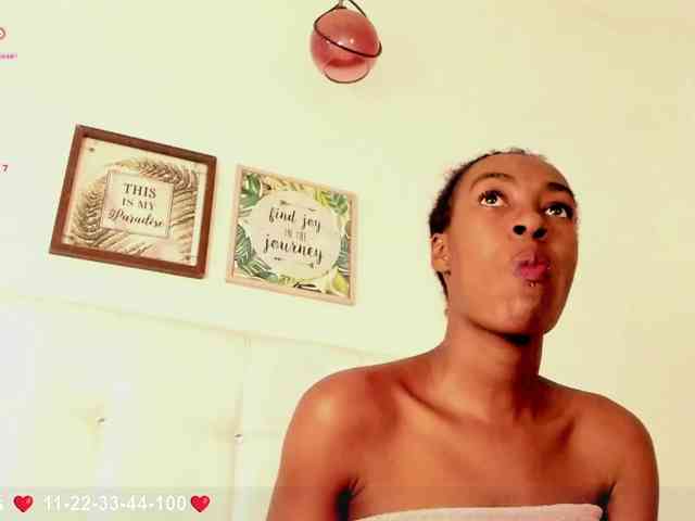 Caryn-Logan webcam