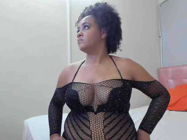 Caryn-Logan webcam